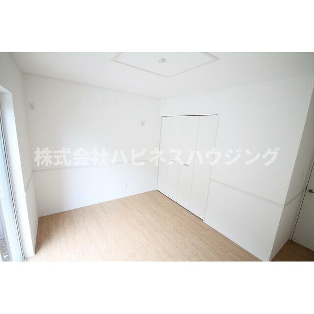 流山市駒木借家Ａ棟(ナガレヤマシコマギシャクヤエートウ)の洋室