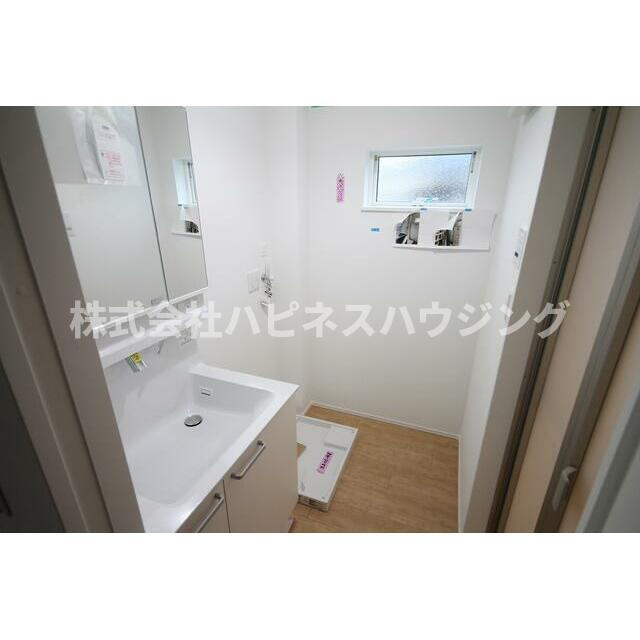 流山市駒木借家Ａ棟(ナガレヤマシコマギシャクヤエートウ)の洗面所