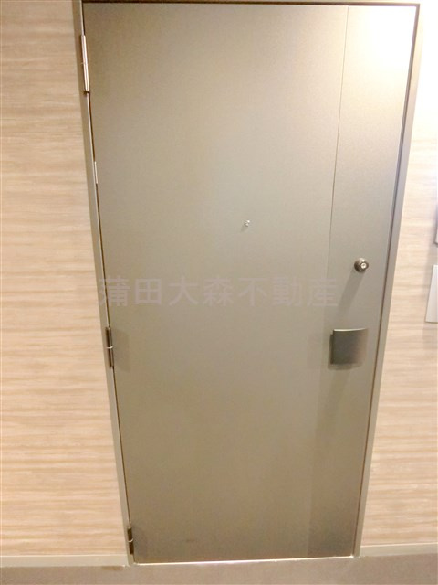クレイシアIDZ(アイズ)蒲田の玄関