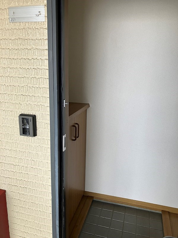 サンパティークBの玄関