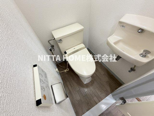 福知山市厚東町の賃貸マンションのトイレ|温水洗浄付きのトイレになります◎