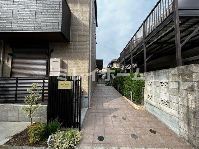 クレスト蒲田のエントランス