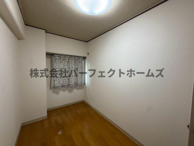 寝屋川東ファミリータウン東二番館の洋室|コンパクトで使いやすい洋室です
