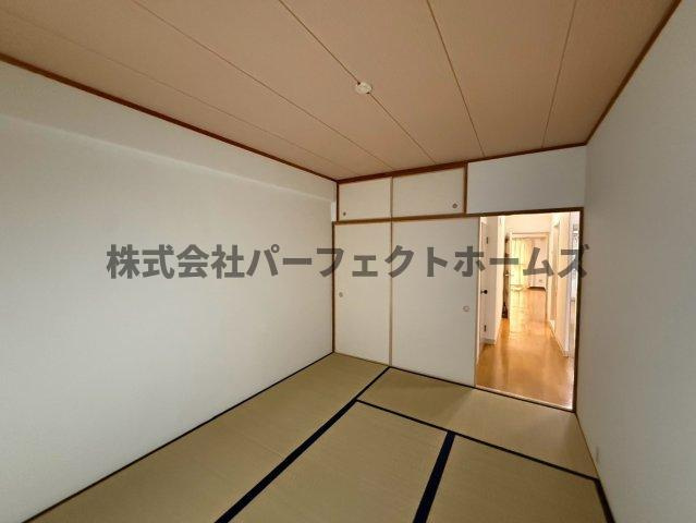 寝屋川東ファミリータウン東二番館の和室|ゆったりとくつろげる和室です