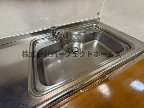 寝屋川東ファミリータウン東二番館のキッチン|お料理しやすいキッチンです