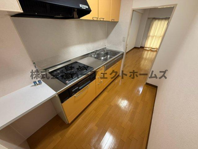 寝屋川東ファミリータウン東二番館のキッチン|コンパクトなキッチンで掃除もラクラク