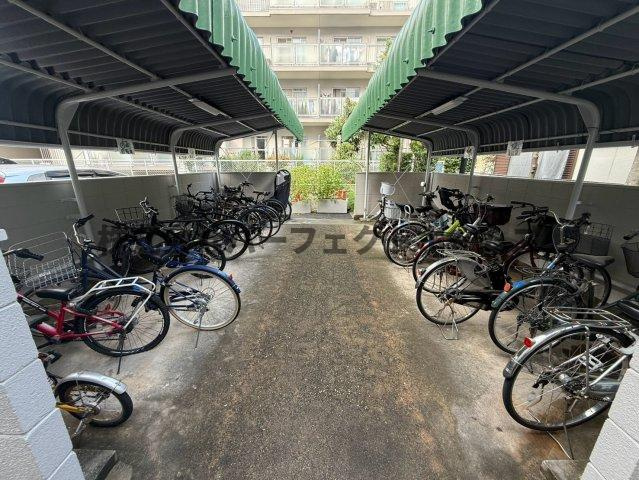 寝屋川東ファミリータウン東二番館のその他共用部分|自転車置場