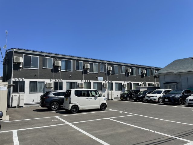 シャインアーチDの駐車場