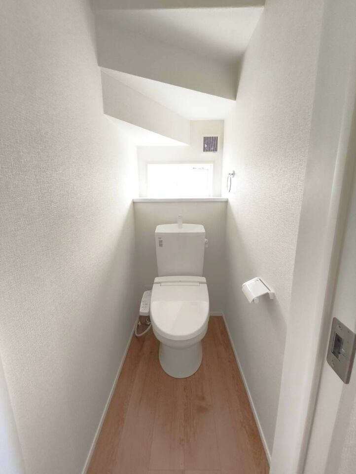 南区出仲間6丁目3期　1号棟のトイレ|2か所にトイレがあり、来客時での使い分けも可能です