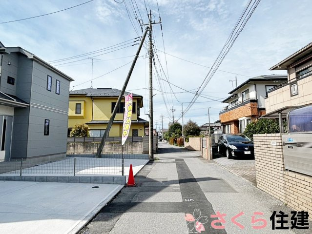宇都宮市雀の宮1丁目277番　A号棟の前面道路含む現地写真