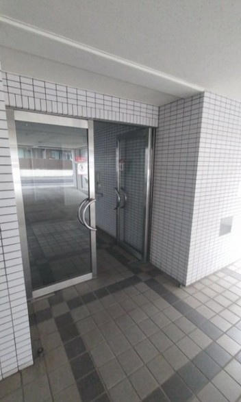 東大宮ダイカンプラザのエントランス