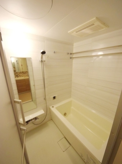 ＯＮＥ　ＲＯＯＦ　ＦＬＡＴ　ＴＳＵＫＩＳＨＩＭＡの浴室