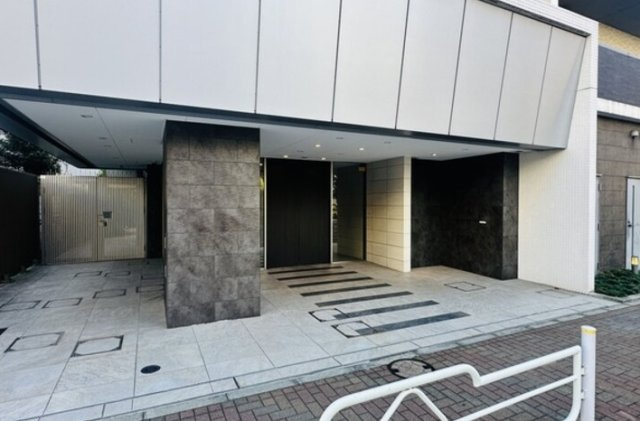 ＯＮＥ　ＲＯＯＦ　ＦＬＡＴ　ＴＳＵＫＩＳＨＩＭＡのエントランス