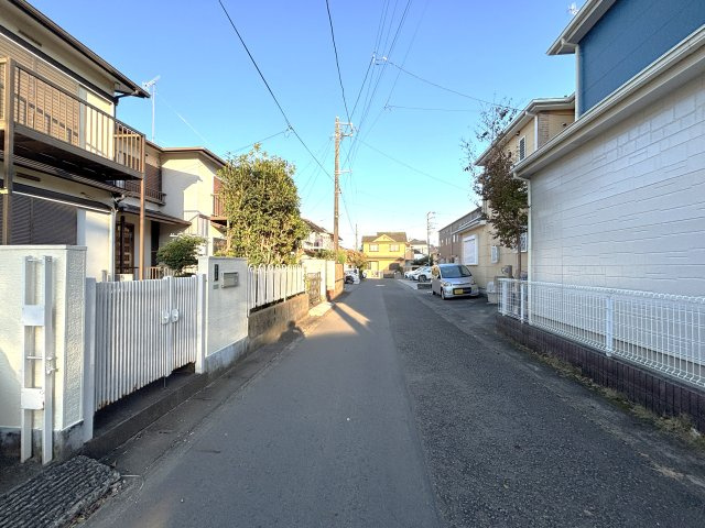 厚木市妻田西３丁目　土地の周辺|前面道路