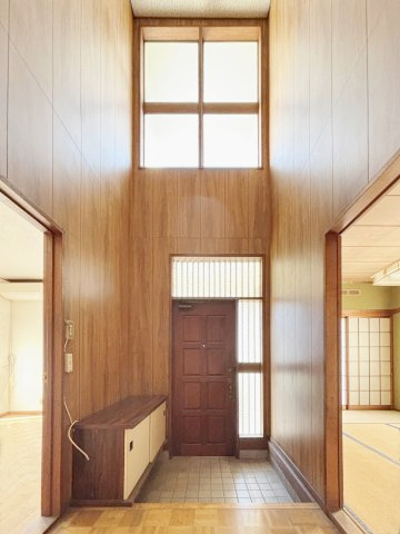 厚木市妻田西３丁目　土地のその他|ホール吹き抜け