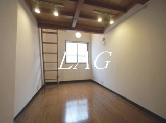 【居間・リビング】 | グランドール大崎 | 洋室のお部屋です。