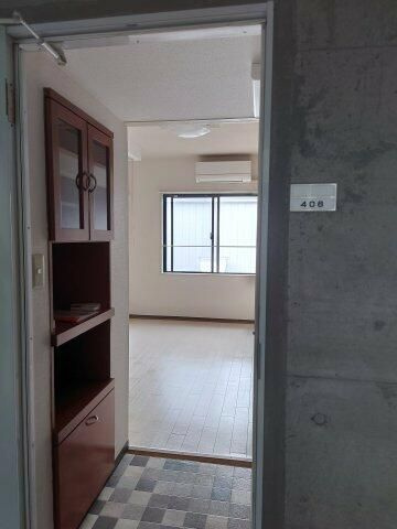 アイアイレジデンス土呂の玄関