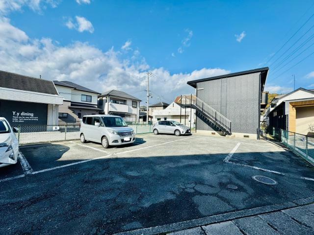 カナロア野里駅前の駐車場