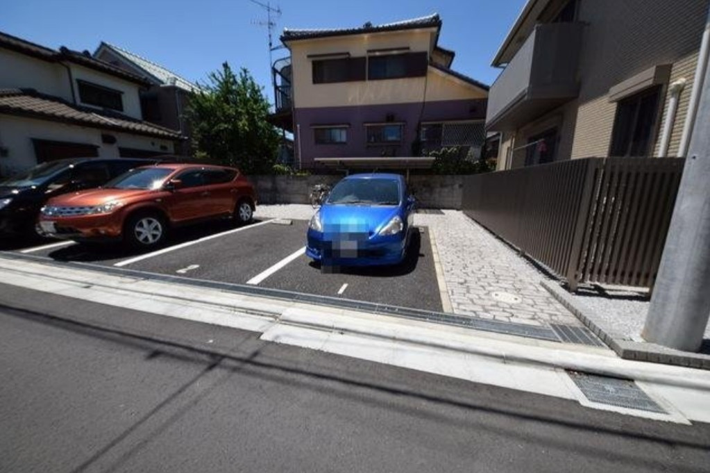 エスポワールの駐車場