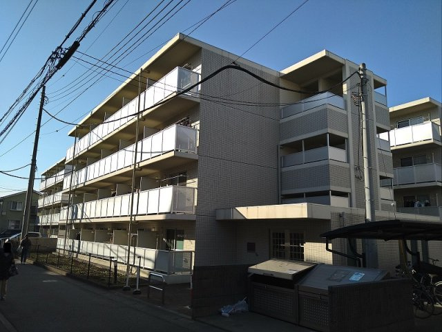 レオパレスパルコートＤの外観