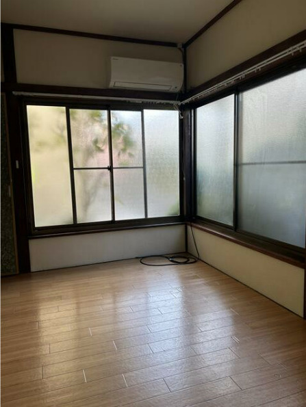 関沢２丁目貸家の居間・リビング