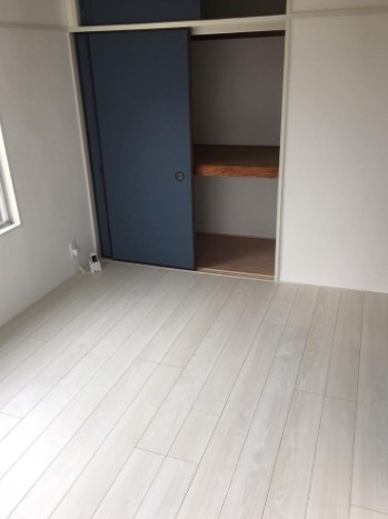 八木弐番館ビルの寝室