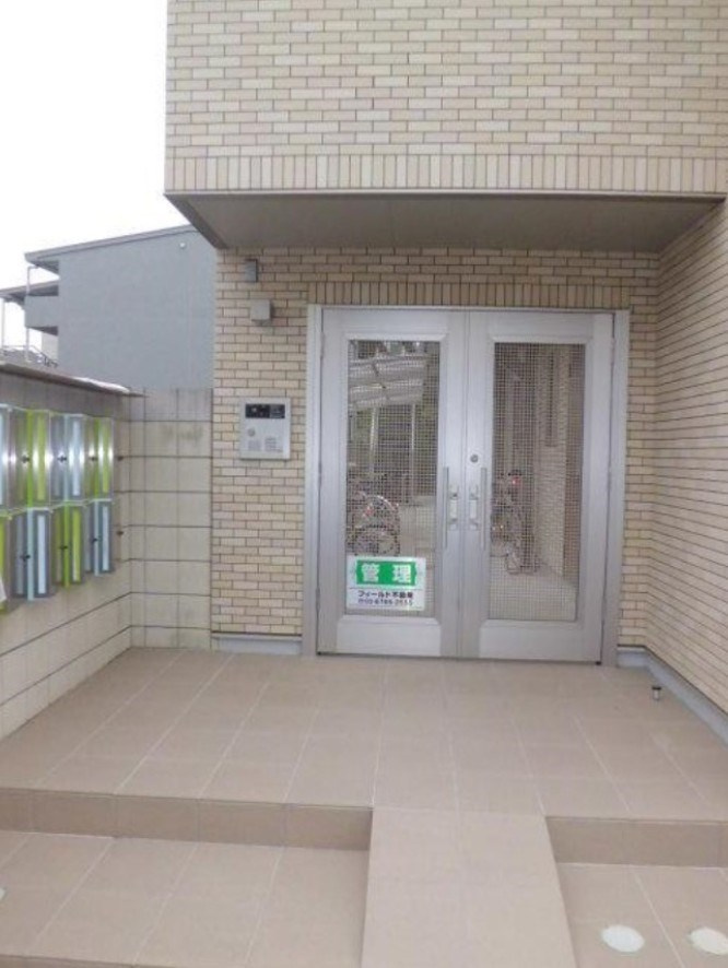 クレスタ今川の玄関