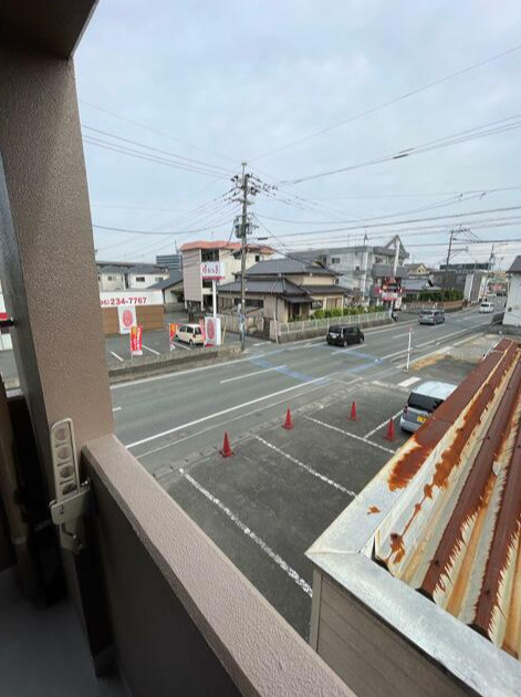 TTビルの駐車場