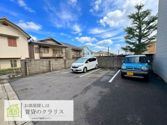 樫原釘貫リフォーム貸家（北側）の駐車場