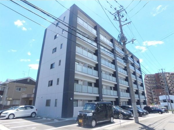 シェルグランデ泉中央の外観
