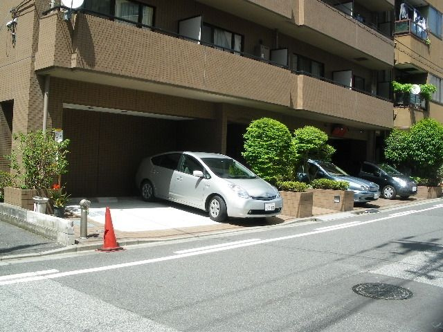 K.Sグランディールワタナベの駐車場