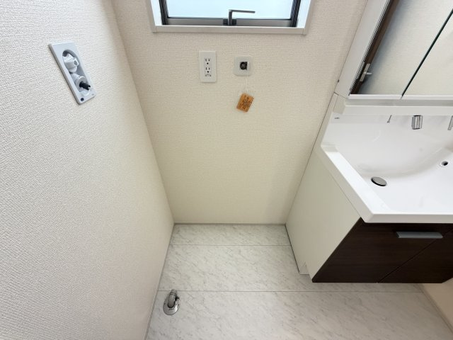 宜野湾市嘉数 （全6棟）5号棟のランドリースペース|5号棟　洗濯機置き場♪