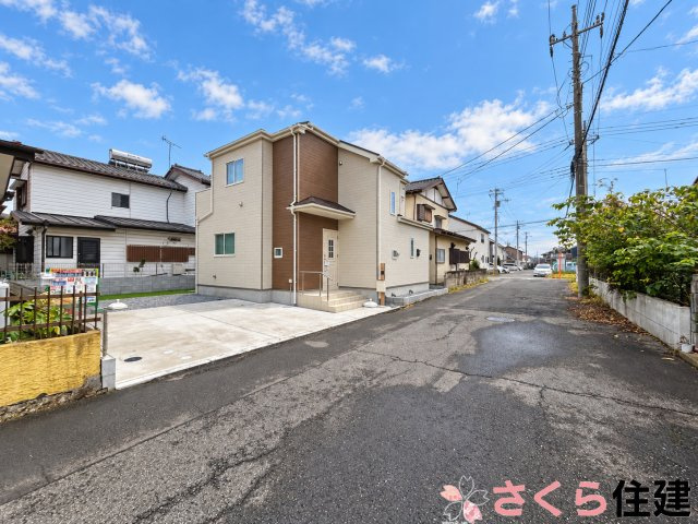宇都宮市竹林町163番　A号棟の前面道路含む現地写真