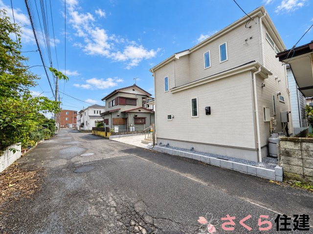 宇都宮市竹林町163番　A号棟の前面道路含む現地写真