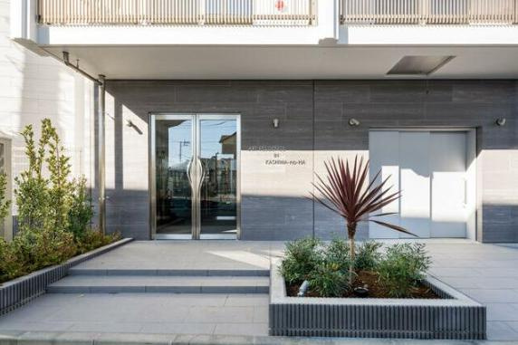ART RESIDENCE IN KASHIWA-no-HAのエントランス|清潔なエントランスです