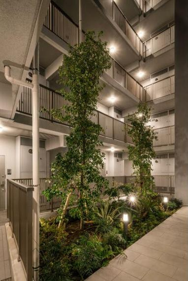 ART RESIDENCE IN KASHIWA-no-HAの庭|お庭で自由な時間を過ごせます
