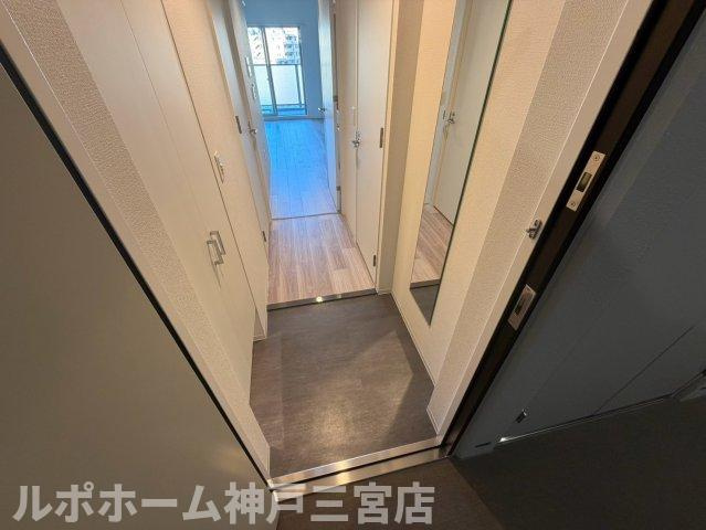 セレニテ西元町アリエの玄関