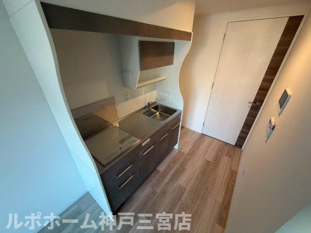 セレニテ西元町アリエのキッチン