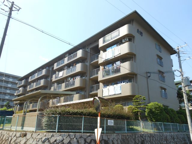 山田西B団地A16棟の画像