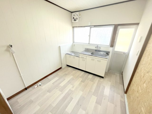 【居間・リビング】 | 西板持町8丁目戸建