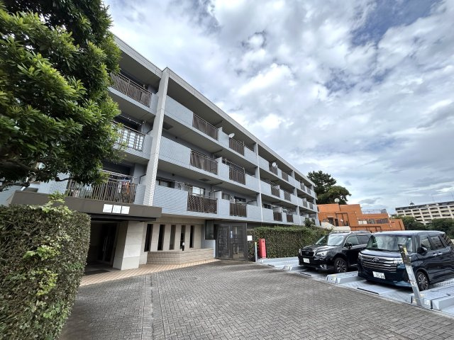小学校や保育園が近く、住環境重視の方におすすめ☆ペットと暮らす新生活をここ永田台で！！な『リフォーム／横浜永田台パークホームズ』