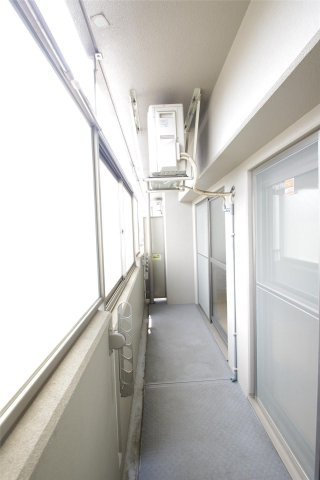 グレイスフル光の森のバルコニー