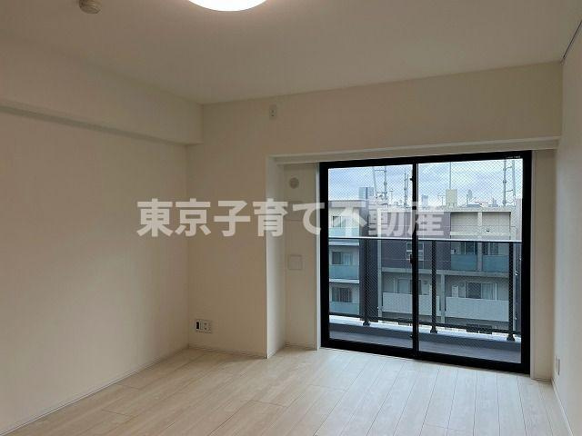 THE　PLACE　KOMAGOMEの居間・リビング