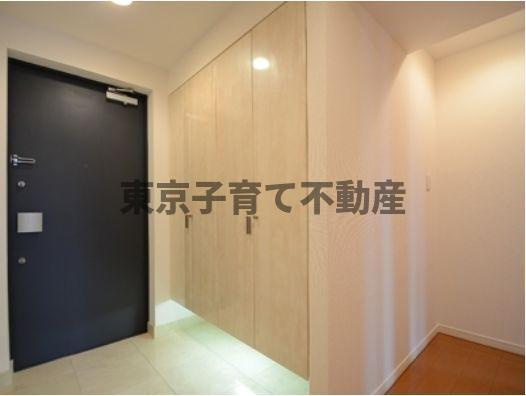リエトコート アルクスタワーの玄関