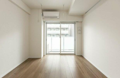 【居間・リビング】 | リビオメゾン大森WESＴ | 大きな窓で明るいお部屋です。