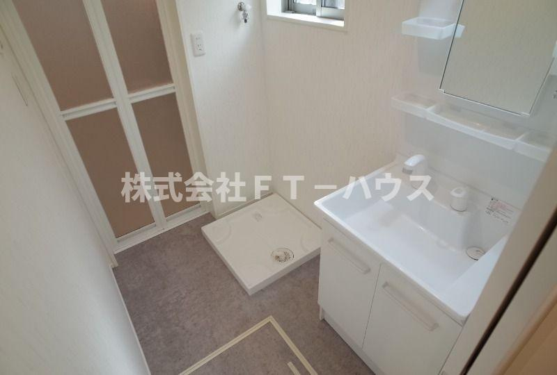 R-FIVEの洗面所