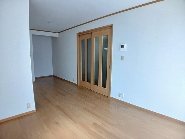 グリーンヒルズＥの居間・リビング