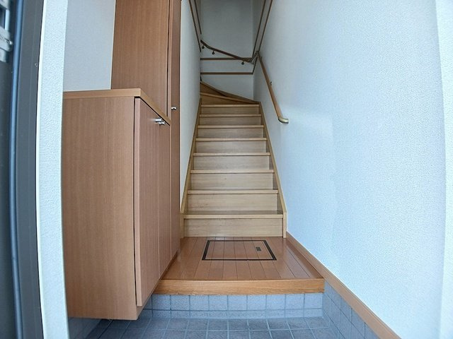 グリーンヒルズＥの玄関