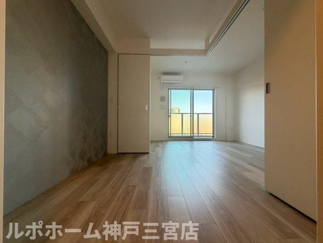 セレニテ西元町アリエの洋室