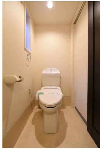 ファーストハウス北新宿のトイレ|コンパクトで使いやすいトイレです